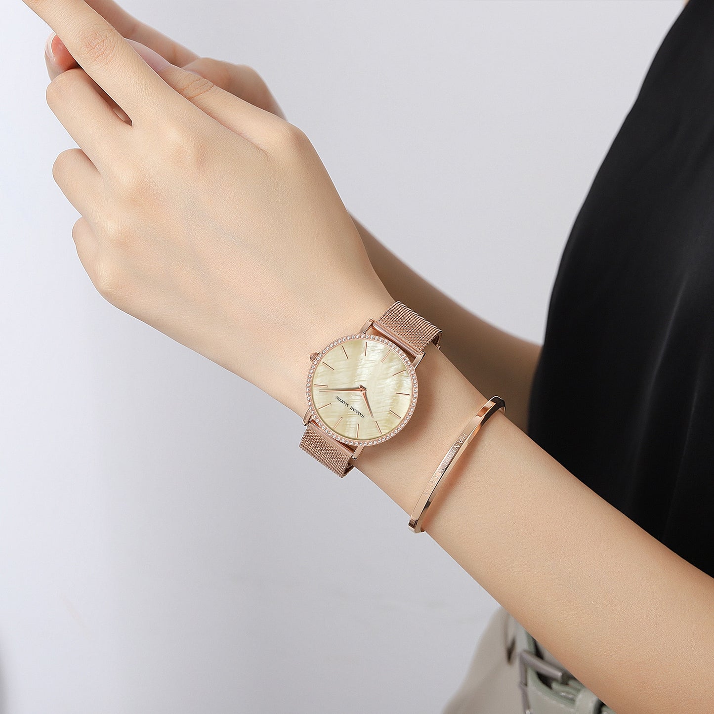 Luxury Women Shell Dial Stainless Steel Watch