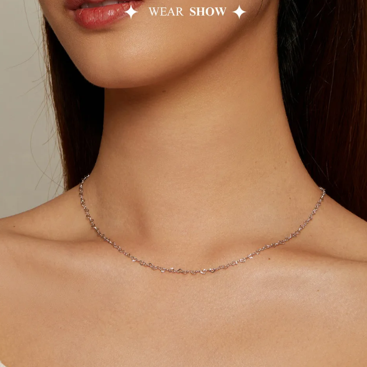 925 Silver Trendy Heart-Shaped Basic Chain Necklace ON MODEL