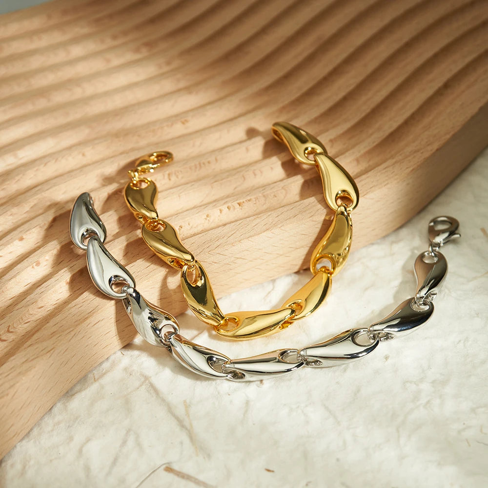 Elegant 18K Gold-Plated Copper Raindrop Flow Shape Bracelet